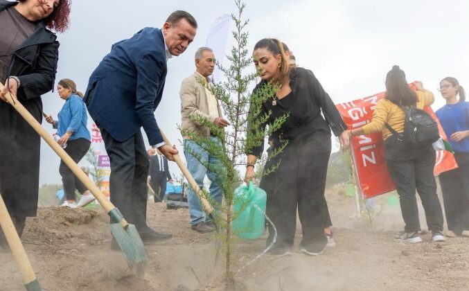 Başkan Özyiğit, Emirler’deki yeşil seferberliğe katıldı
