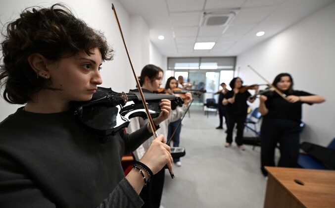 Ücretsiz enstrüman kurslarına yoğun ilgi