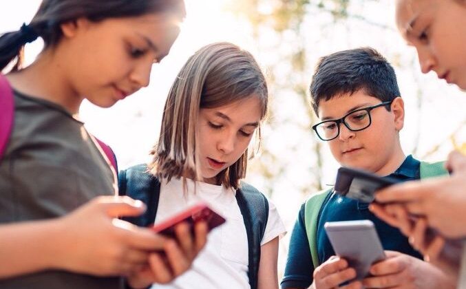 Danimarka’da 15 yaş altı çocuklara sosyal medya yasağı gündemde