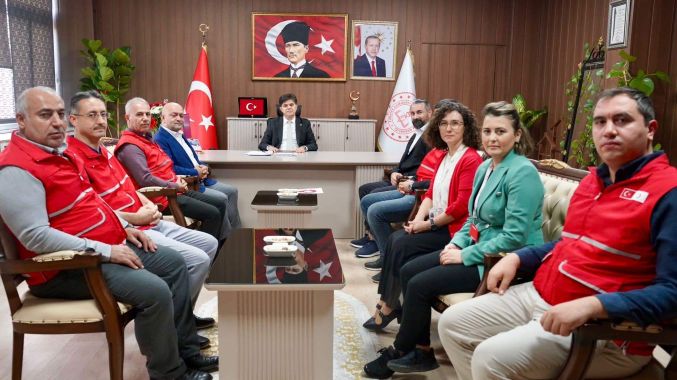 Kızılay Başkanı Parıltı’dan Millî Eğitim Müdürü Özdemirci’ye hayırlı olsun ziyareti