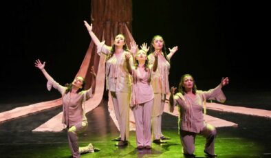 ‘Ben Anadolu’ oyunu perdelerini emekliler için açtı