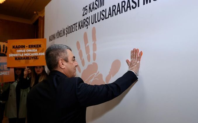 Vali Toros, “Kadına Yönelik Şiddete Karşı Mücadele Günü” programına katıldı