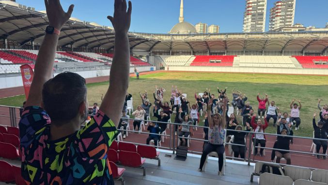 Tarsus’ta 3 Aralık Dünya Engelliler Günü’ne özel “zumba” yapıldı