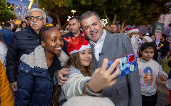 Mezitli Belediyesi Yılbaşı Pazarı büyük bir coşkuyla açıldı