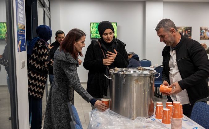 Emekliler evinde ücretsiz sabah çorbası