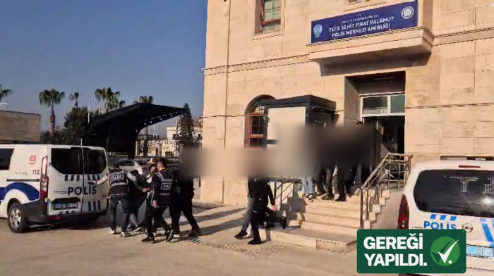 Kırmızı ışıkta sürücüye saldıran 3 şüpheli tutuklandı