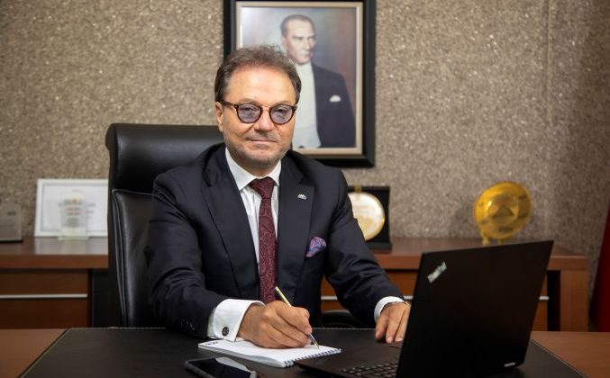 Türkiye genelinde daralma sürerken Akdeniz hazır giyimi ivme kazandı