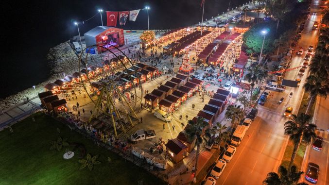 Mersin’de ‘Yılbaşı Pazarı’ yeni yıl coşkusu yaşanıyor