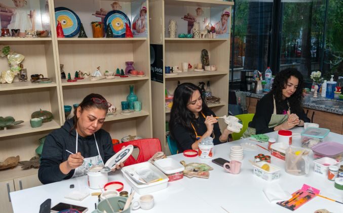 Yenişehir Belediyesinin kadınlara yönelik seramik eğitimleri başladı