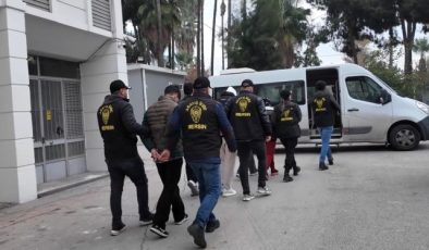 Mersin’de fuhuş çetesine operasyon: 4 gözaltı