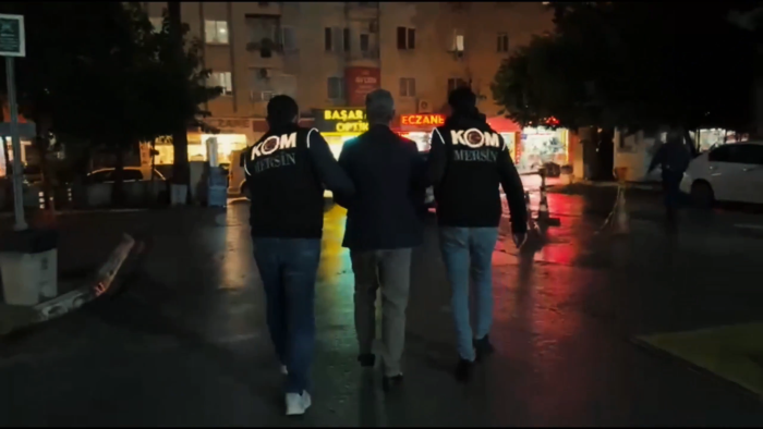 Mersin’de tefecilik yapanlara operasyon: 8 gözaltı