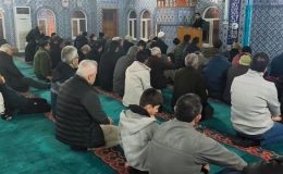 Anamur’da yeni yılın ilk sabahı camilerde karşılandı