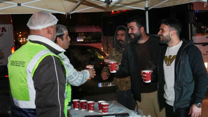Tarsus Belediyesi’nden soğuk günlerde sıcak destek