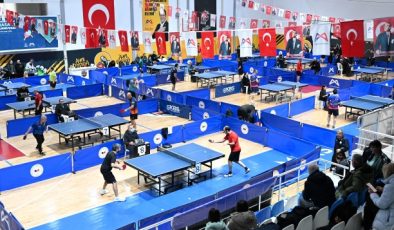 5. Ulusal Masa Tenisi veteran turnuvası düzenlendi