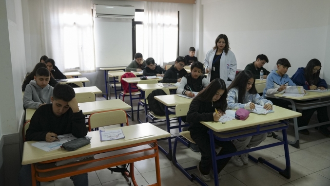 Mersin’de LGS ve YKS’ye hazırlanan öğrencilere ücretsiz eğitim desteği