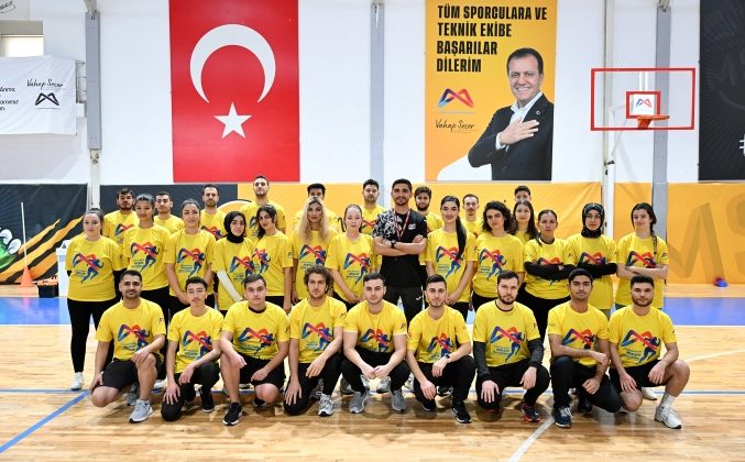 Büyükşehir Fiziki Yeterlilik Kursu ile gençlerin yanında