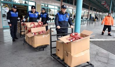 Yolcu Otobüsünde uygunsuz taşınan gıda ürünlerine el konularak imha edildi