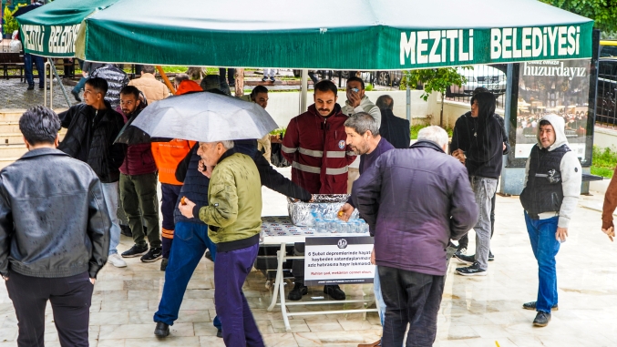 Mezitli Belediyesi’nden 6 Şubat deprem şehitleri anısına lokma ikramı