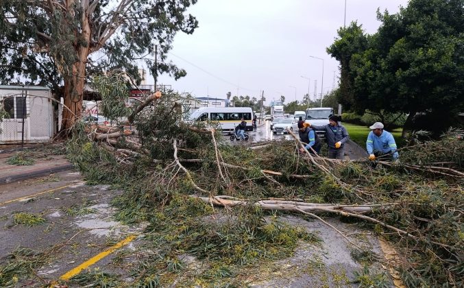 Akdeniz Belediyesi, yağmur ve fırtınaya karşı teyakkuzda