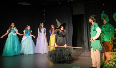 Tarsus Belediyesi Şehir Tiyatrosu’ndan anlamlı gösteri