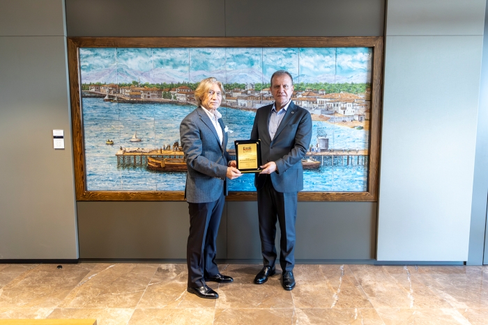 Başkan Seçer’e “EMITT 2026 En Başarılı Ekip Çalışması” plaketi verildi