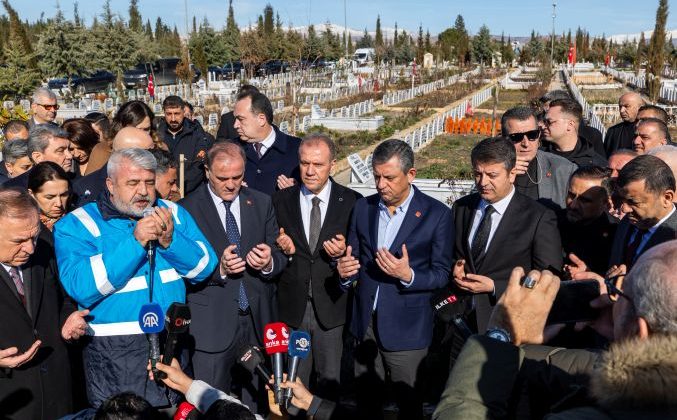 Başkan Seçer ve Özgür Özel, 6 Şubat’ın 3. Yıl Dönümünde Adıyaman’da