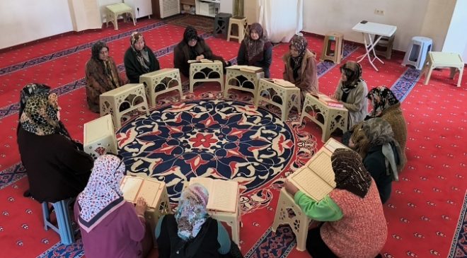 Anamurlu Kadınlar Mukabele geleneğini devam ettiriyor