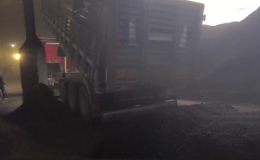 Kömür yüklü tırın dorsesinde gizlenmiş binlerce kaçak ürün yakalandı