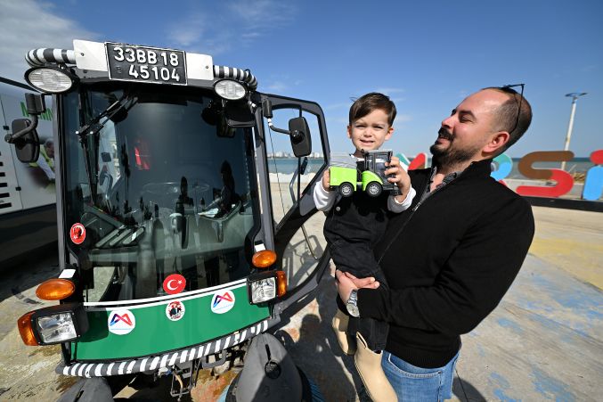 Büyükşehir 3 yaşındaki Ayaz’ın hayalini gerçekleştirdi
