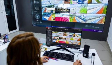 Sahil bandını 20 kamera ile anlık olarak izliyor