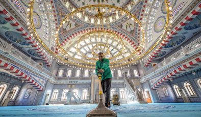Büyükşehir’den Ramazan Ayı öncesinde 13 ilçede ibadethanelerin temizliğinde yoğun mesai
