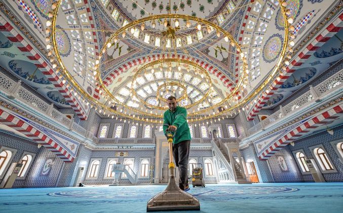 Büyükşehir’den Ramazan Ayı öncesinde 13 ilçede ibadethanelerin temizliğinde yoğun mesai