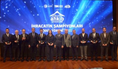 Hazır Giyimde Akdeniz’in İhracatçı 40 Yıldız Firması Ödüllendirildi