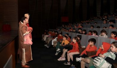 Şehir Tiyatrosu ‘Bilge Hekim Lokman’ Oyunu, binlerce genç seyirciye ulaştı