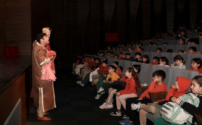 Şehir Tiyatrosu ‘Bilge Hekim Lokman’ Oyunu, binlerce genç seyirciye ulaştı