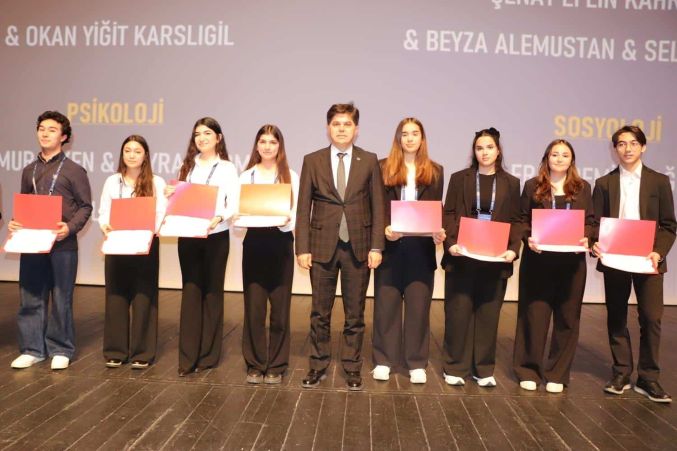 TÜBİTAK yarışmasına katılan Mersinli öğrenciler 7 ödülle döndü