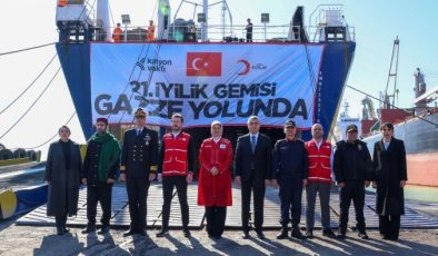 Vali Atilla Toros, 21’inci İyilik Gemisi’nin uğurlama programına katıldı