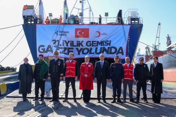 Vali Atilla Toros, 21’inci İyilik Gemisi’nin uğurlama programına katıldı