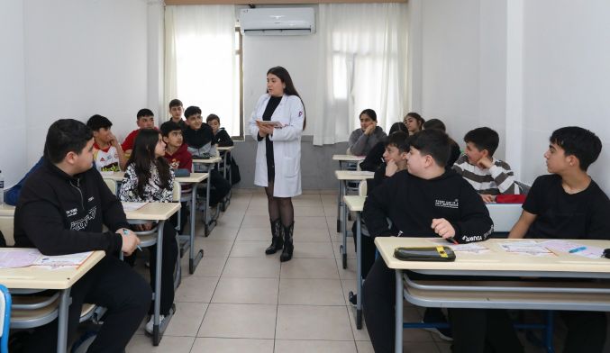 Büyükşehir’in Kurs Merkezlerinde, öğrenciler deneme sınavlarıyla YKS ve LGS’ye hazırlanıyor