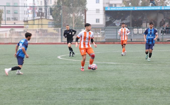 Akdeniz Belediye Spor Liderliğini Korudu