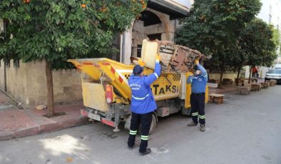 Akdeniz’de çöp taksilerle şehir merkezinde ani biriken çöplere acil çözüm