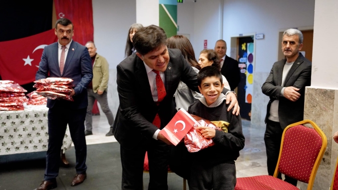 Mersin’de okulun ilk günü, öğrencilerle gönül köprüsü kuruldu