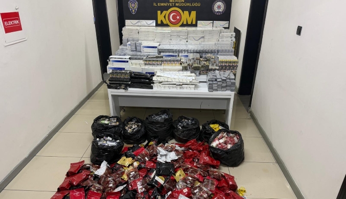 Mersin’de sigara kaçakçılarına yönelik yapılan operasyonda, 8 kişi gözaltına alındı