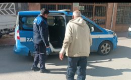 Akdeniz Belediyesi, yangın mağduru vatandaşı otele yerleştirildi