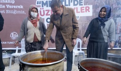 Üretici Kadınların Emeğiyle Mezitli’de bereket sofrası kuruldu