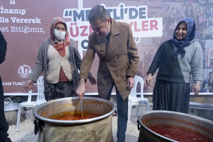Üretici Kadınların Emeğiyle Mezitli’de bereket sofrası kuruldu