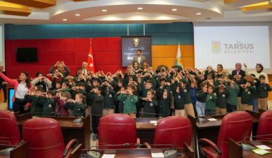 Minik öğrencilerden Tarsus Belediyesi’ne ziyaret