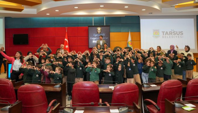 Minik öğrencilerden Tarsus Belediyesi’ne ziyaret