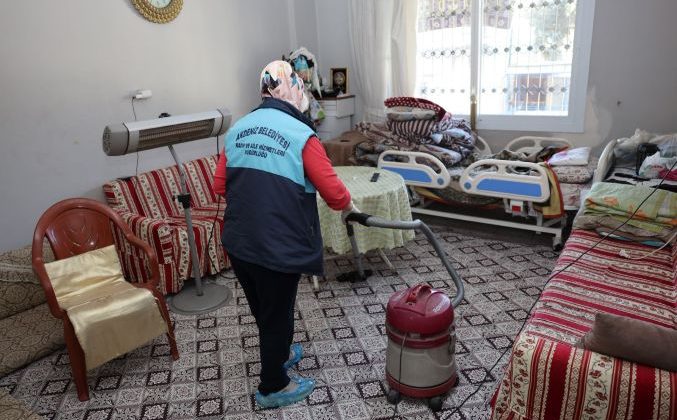 Akdeniz Belediyesi’nden evlere bayram temizliği