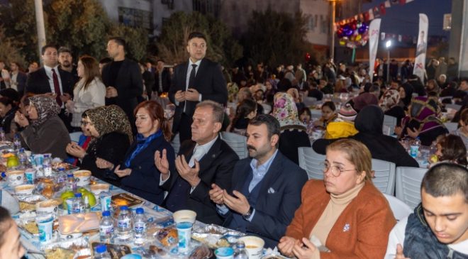 Akdeniz halkı ile buluşan Başkan Seçer: Bu sofralar milletin sofrası